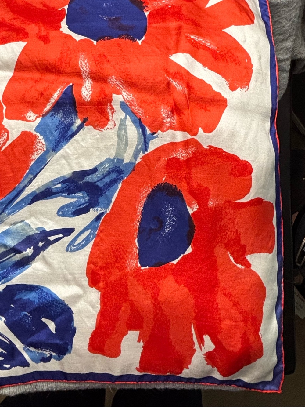 VERA NEUMANN - 1960s VINTAGE Hand Rolled Silk Floral Red Poppy Scarf made in USA - Picture 5 of 16